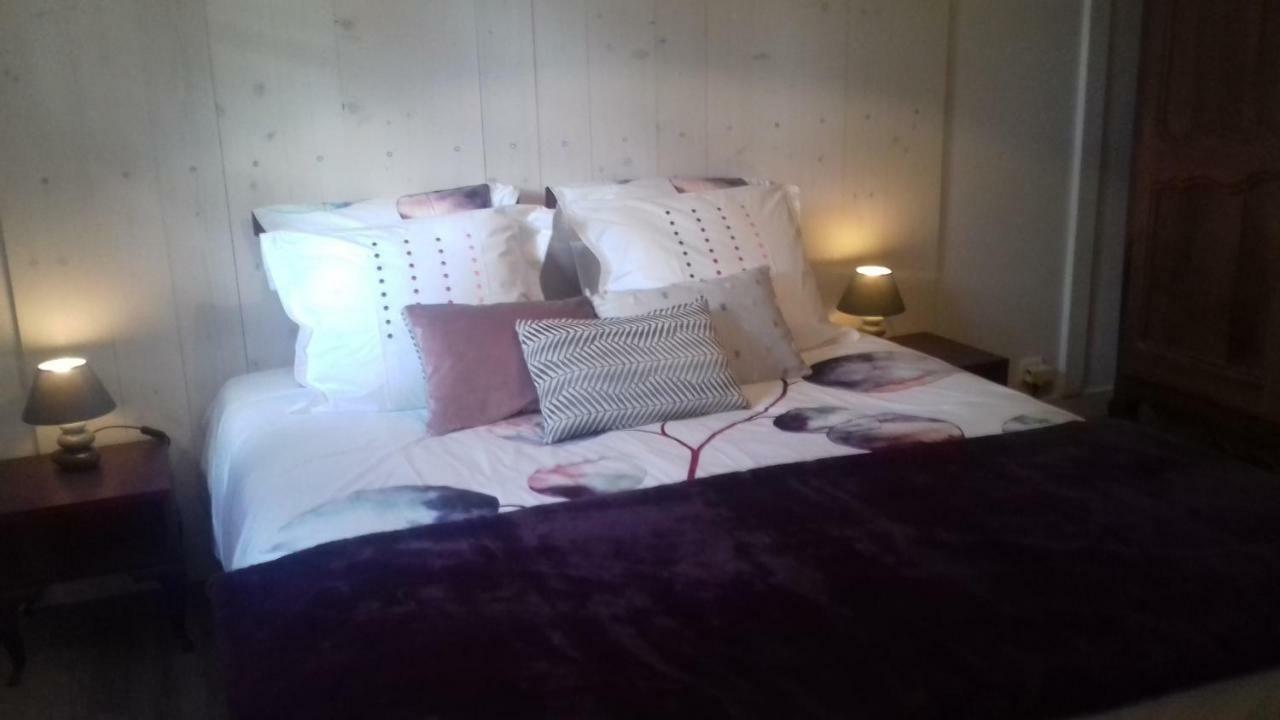 Hotel Le Val Daninière à Le Mesnil-Garnier Extérieur photo